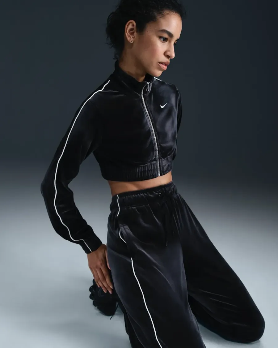 Кофта Nike Sportswear Collection Cropped Velour Full-Zip Top FZ3679-010