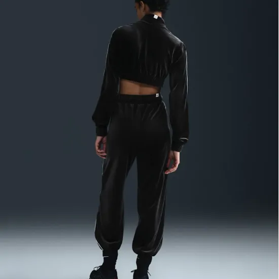 Кофта Nike Sportswear Collection Cropped Velour Full-Zip Top FZ3679-010