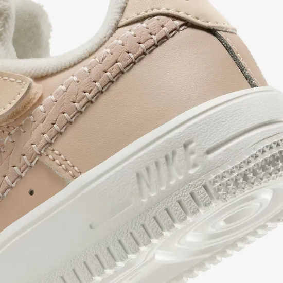 Кросівки Nike Air Force 1 Low SE EasyOn FZ4514-100