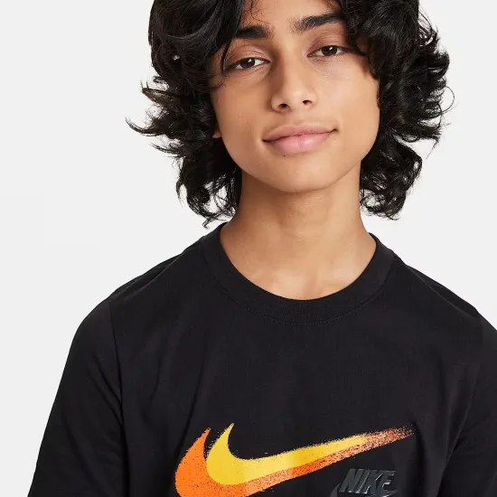 Футболка Nike Sportswear Graphic FZ4714-010