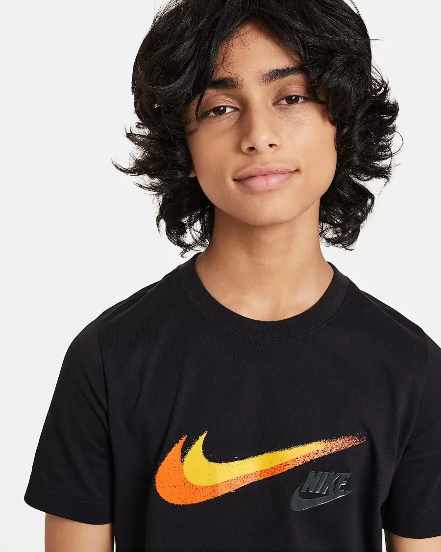 Футболка Nike Sportswear Graphic FZ4714-010