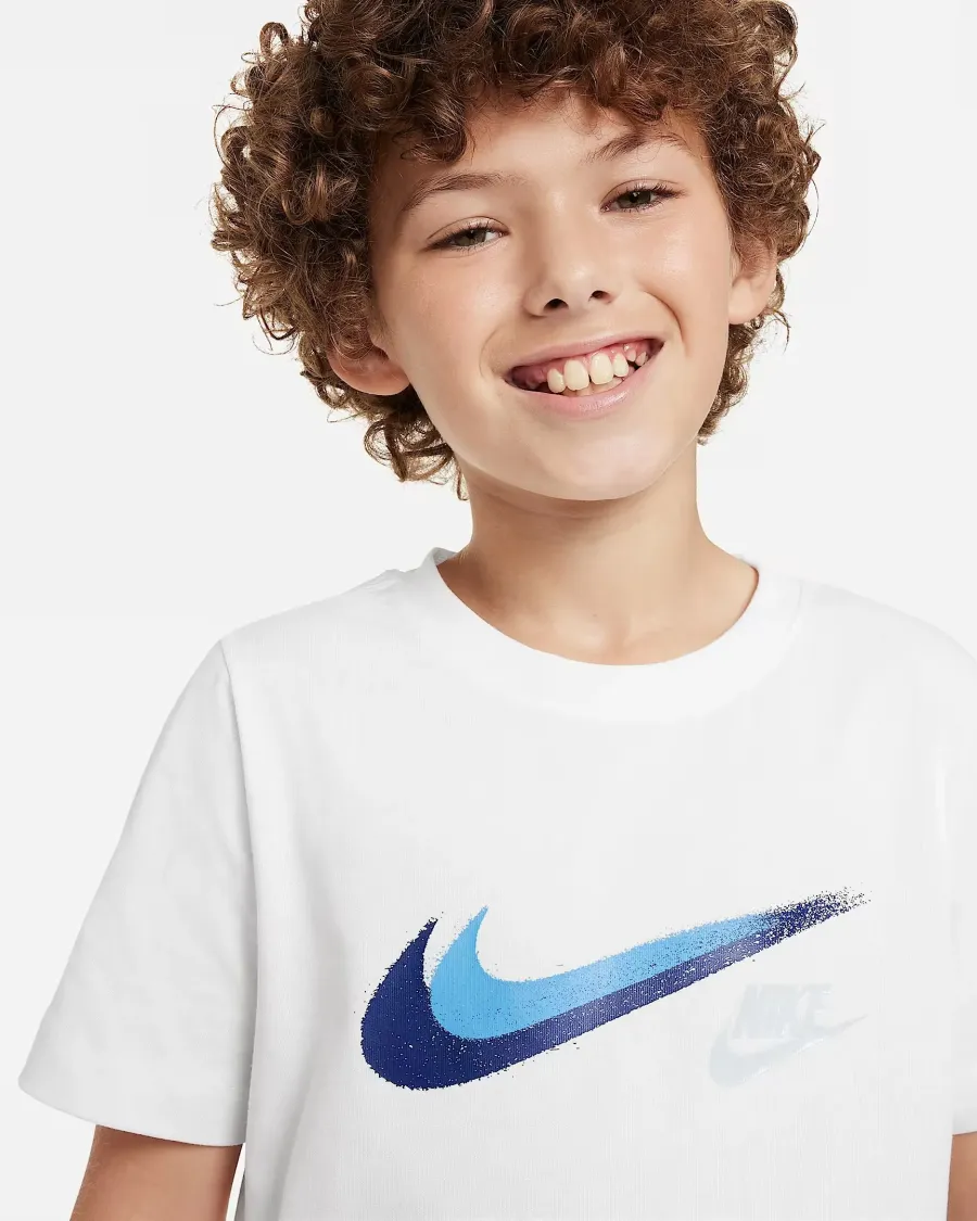 Футболка Nike Sportswear Graphic FZ4714-100