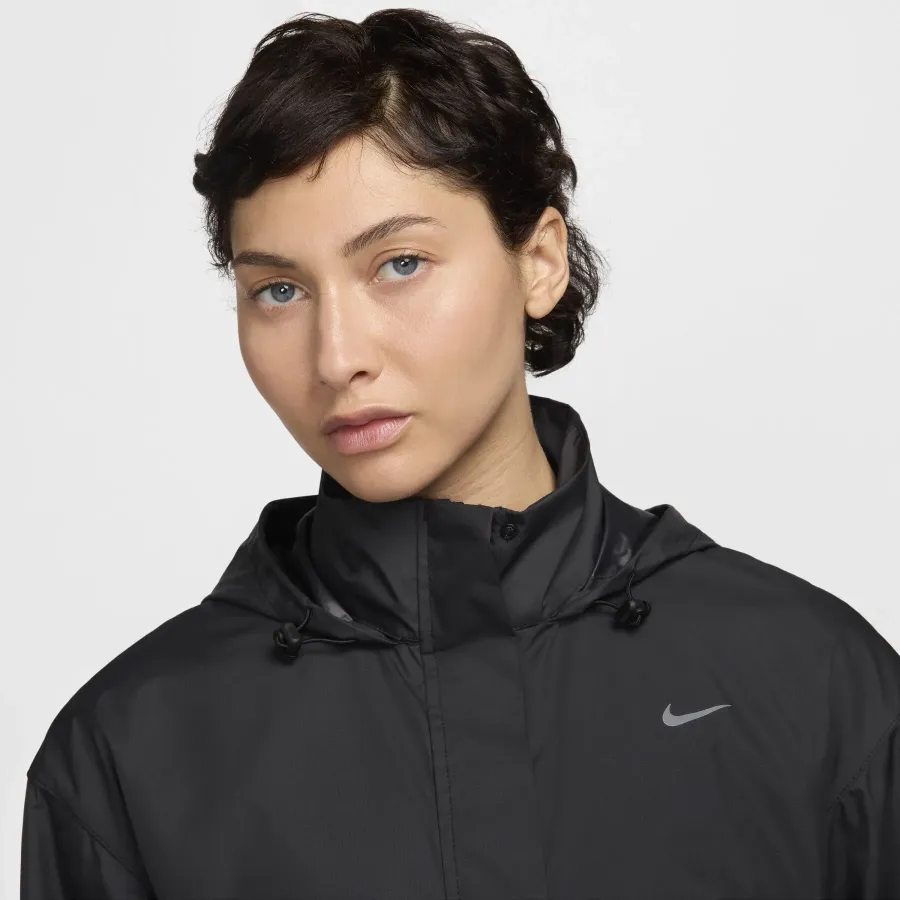 Куртка Nike Swoosh HyperBright Fast Repel FZ4852-010