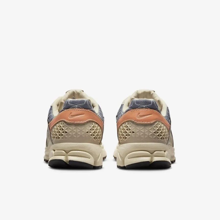 Кросівки Nike Zoom Vomero 5 FZ5051-121