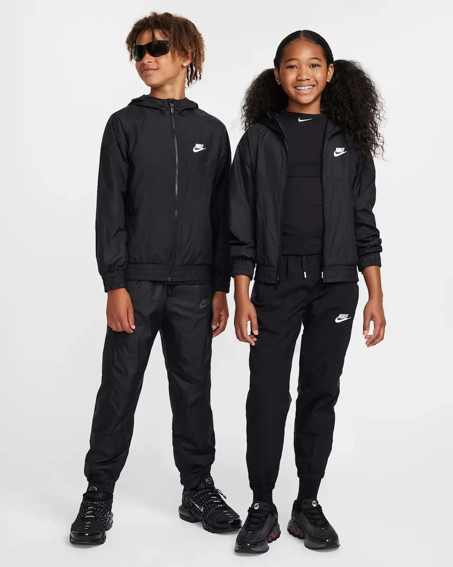 Куртка Nike Sportswear Windrunner Repel FZ5516-010