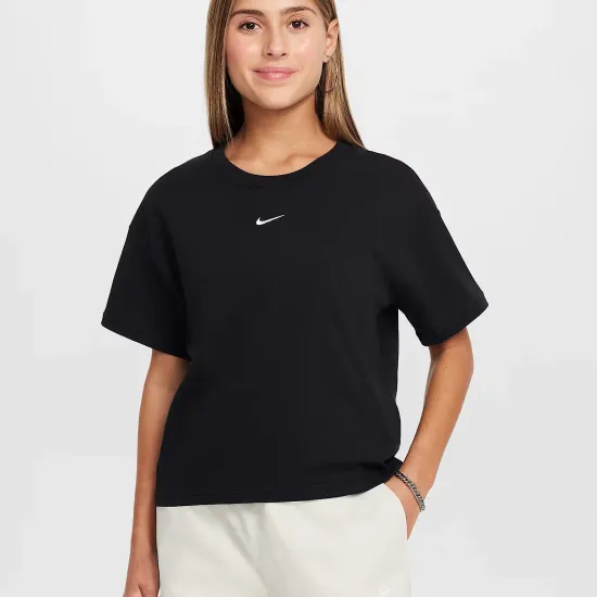 Футболка Nike Sportswear Essential FZ5559-010