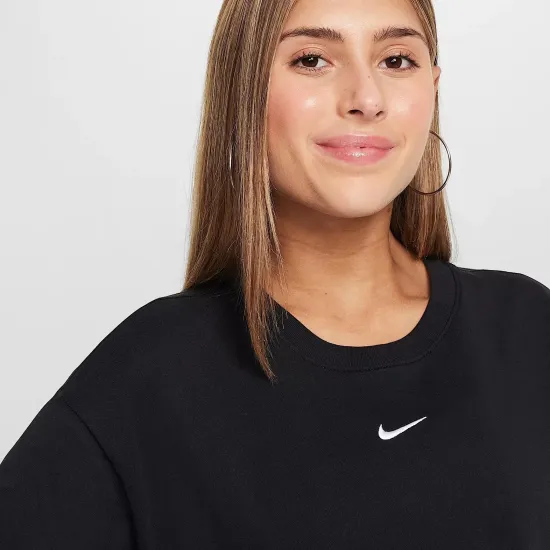 Футболка Nike Sportswear Essential FZ5559-010
