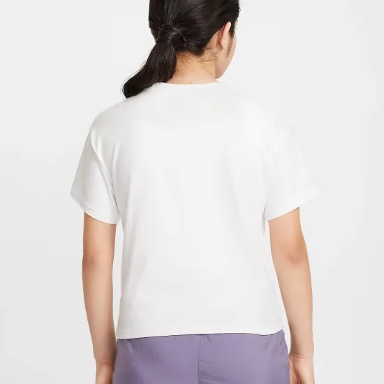 Футболка Nike Sportswear Essential FZ5559-100