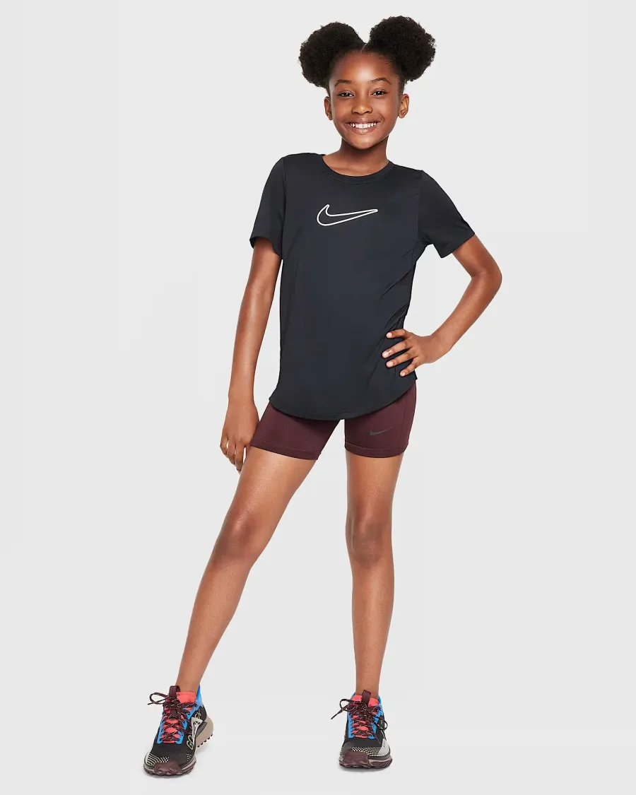 Футболка Nike One Fitted Dri-FIT FZ5600-010