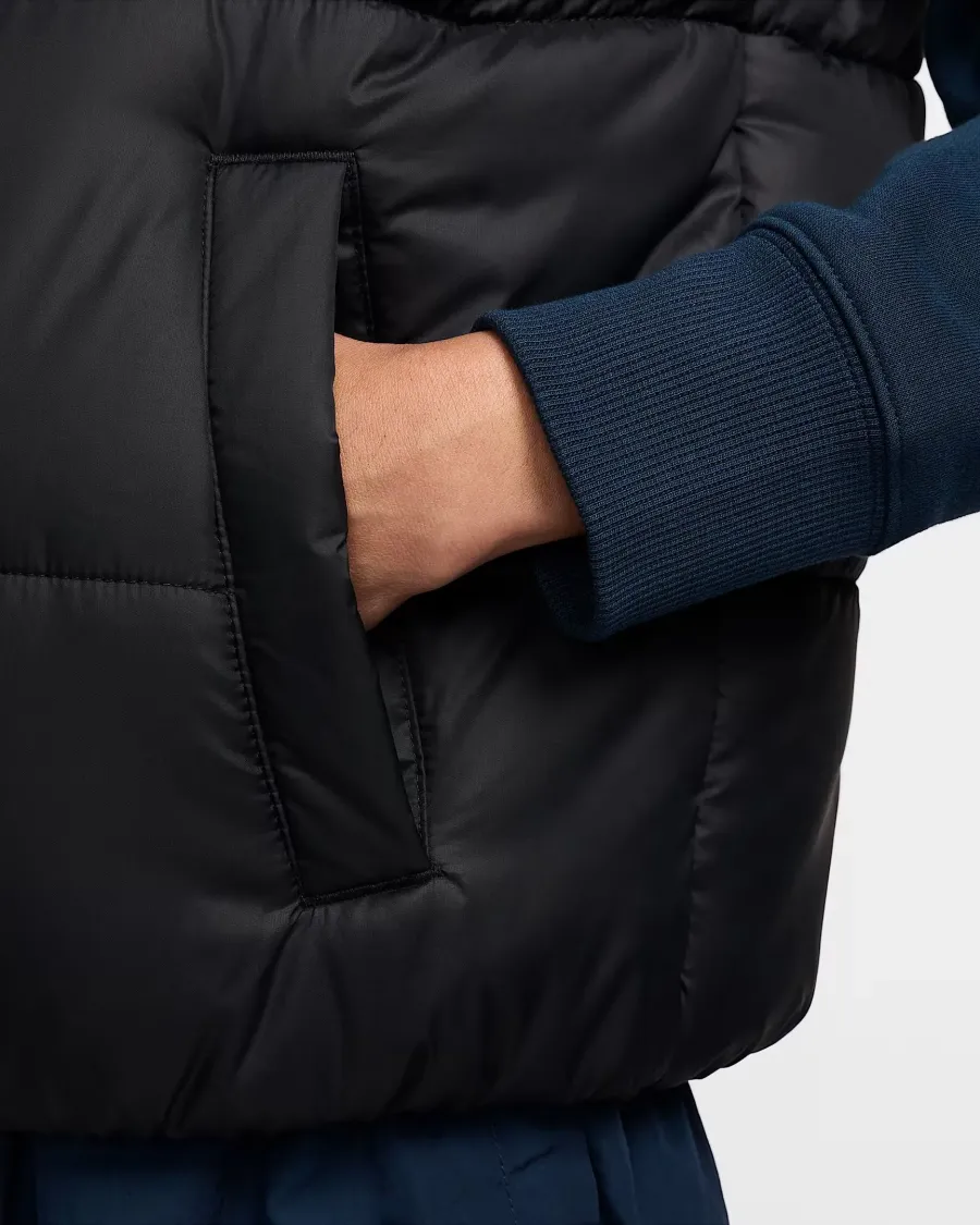 Жилетка Nike Sportswear Classic Therma-FIT Loose Vest FZ5922-010