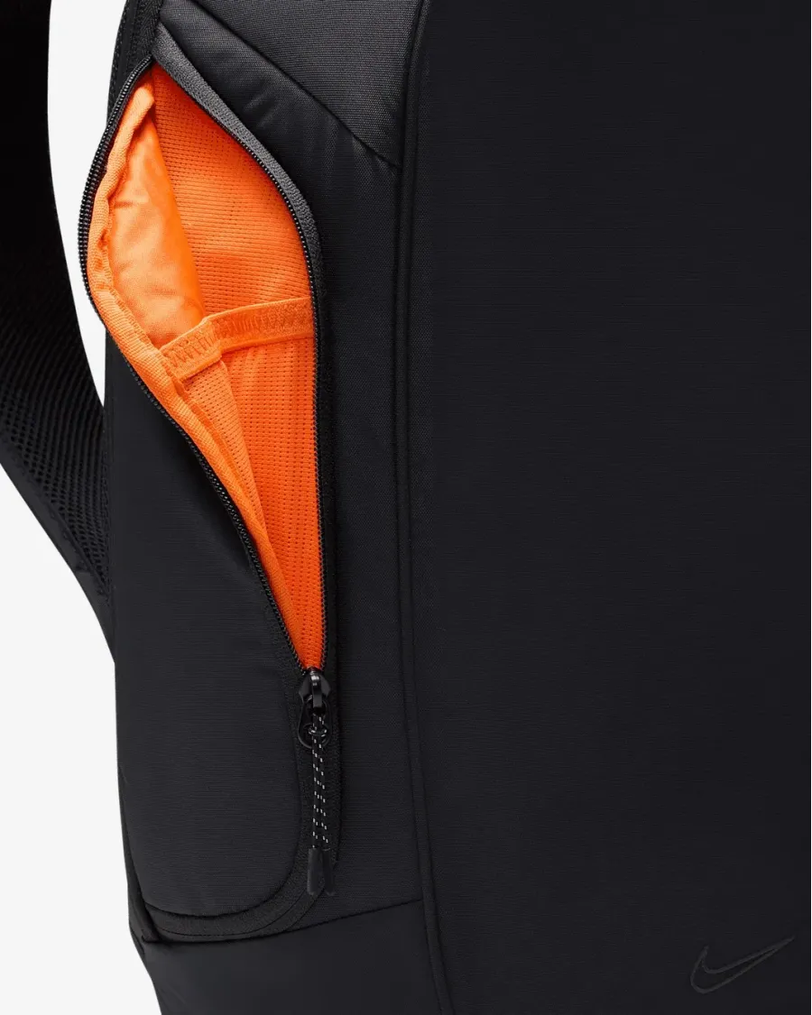 Рюкзак Nike Sportswear Commute FZ6128-011