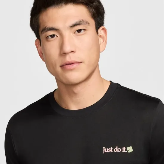 Футболка Nike Dri-FIT Fitness FZ8044-010