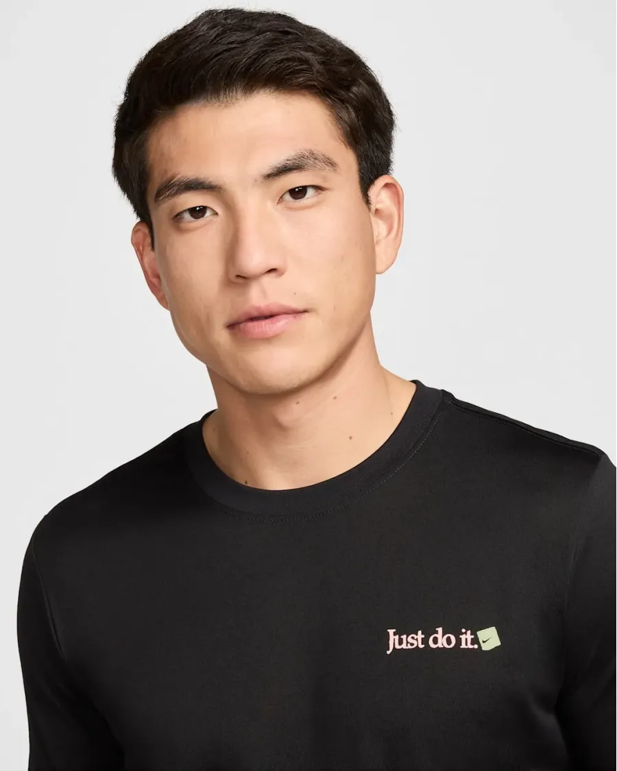 Футболка Nike Dri-FIT Fitness FZ8044-010