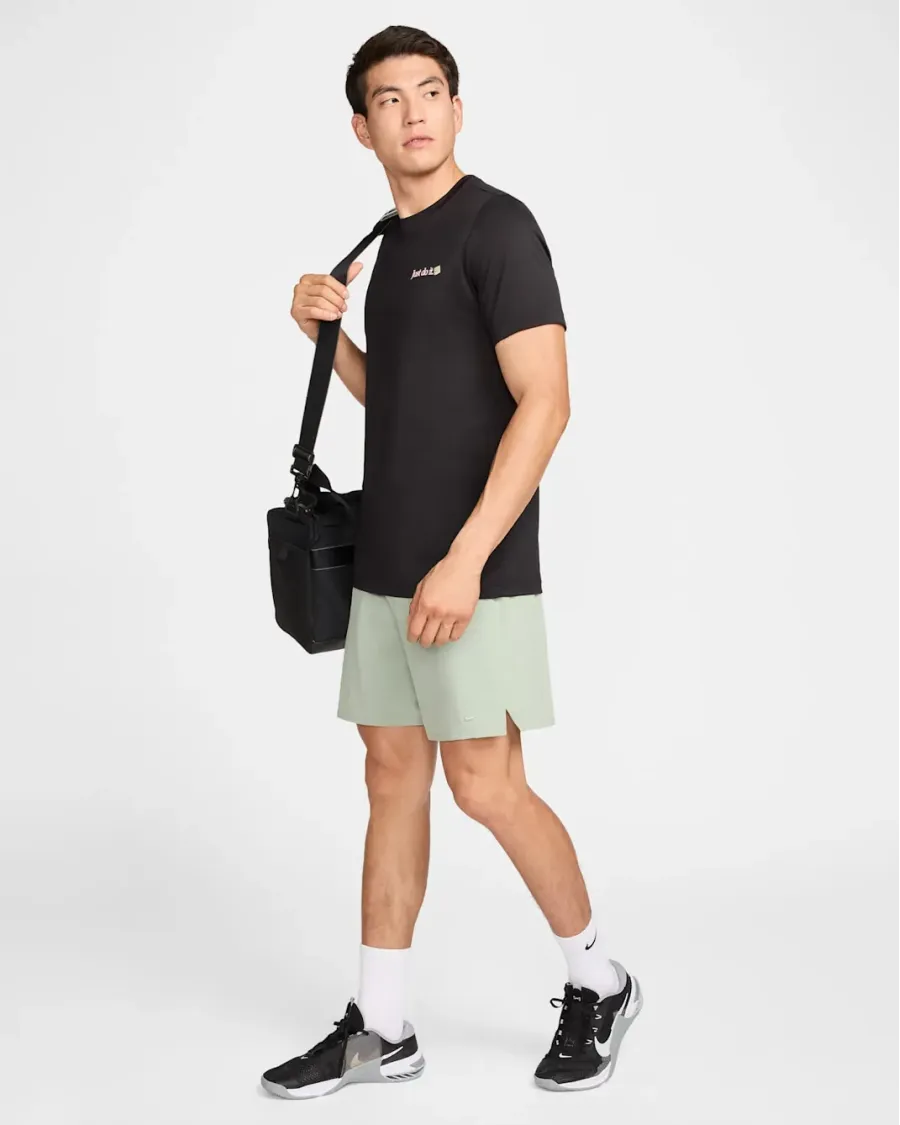 Футболка Nike Dri-FIT Fitness FZ8044-010