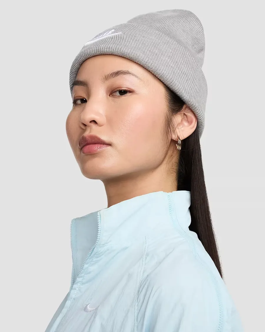 Шапка Nike Peak Tall Cuff Futura Beanie HF0186-063