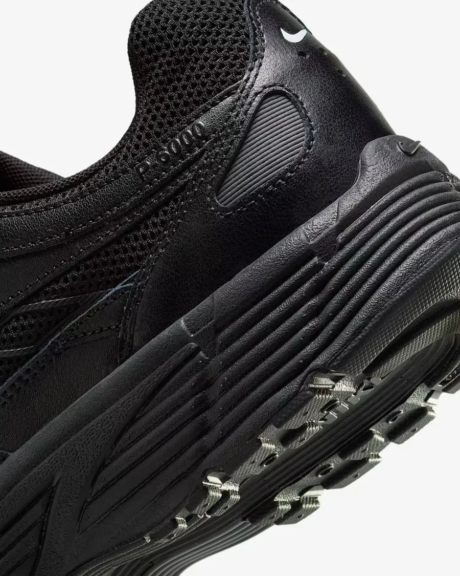 Кросівки Nike P-6000 HF1052-010