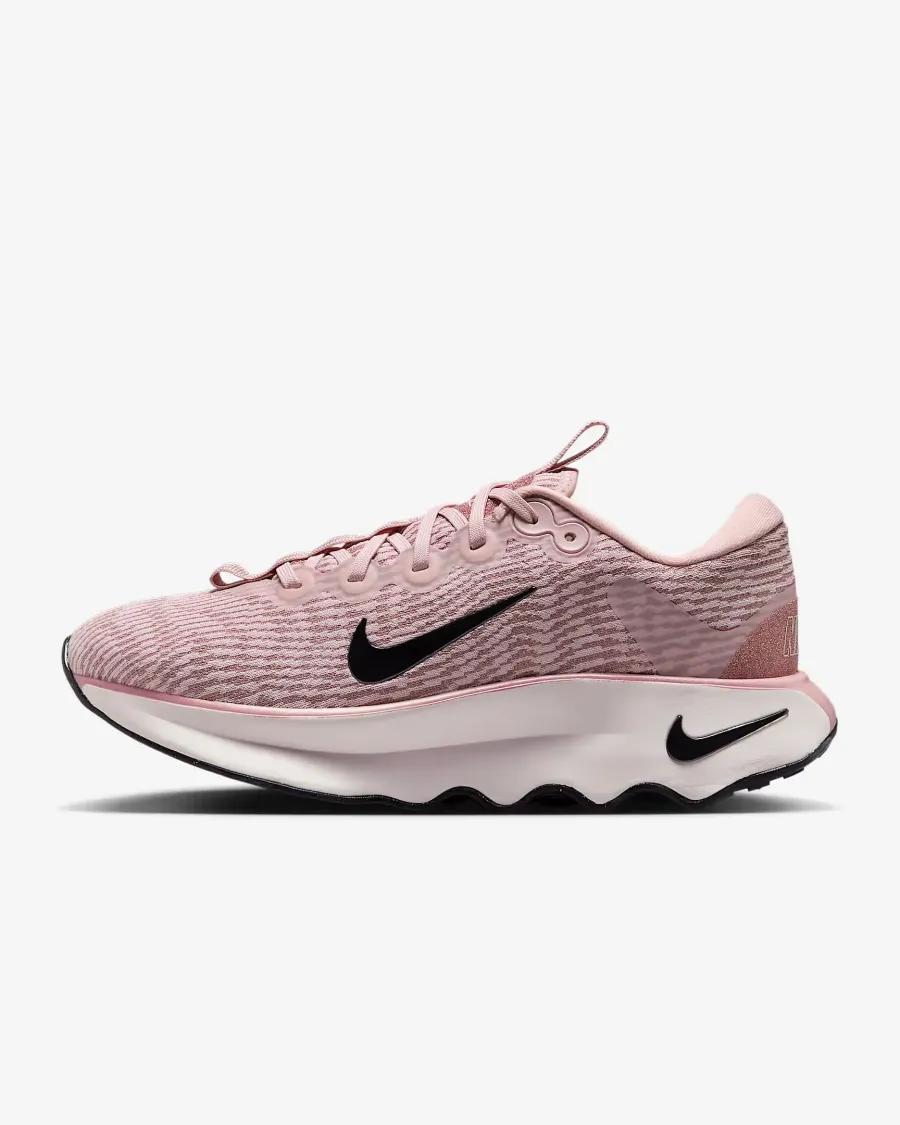 Кросівки Nike Motiva Premium HF1142-600