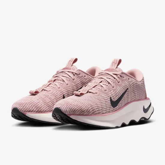 Кросівки Nike Motiva Premium HF1142-600