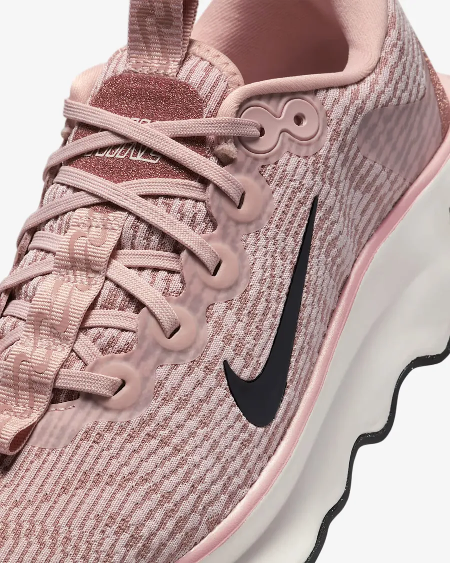 Кросівки Nike Motiva Premium HF1142-600