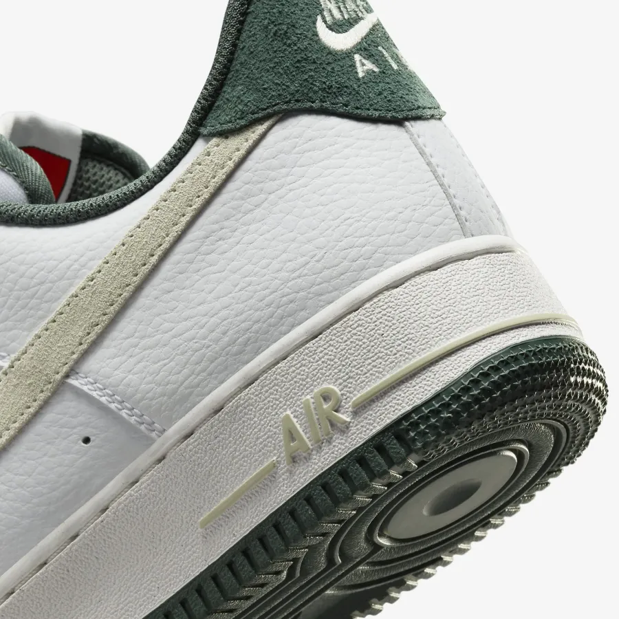 Кросівки Nike Air Force 1 '07 LV8 Vintage HF1939-100