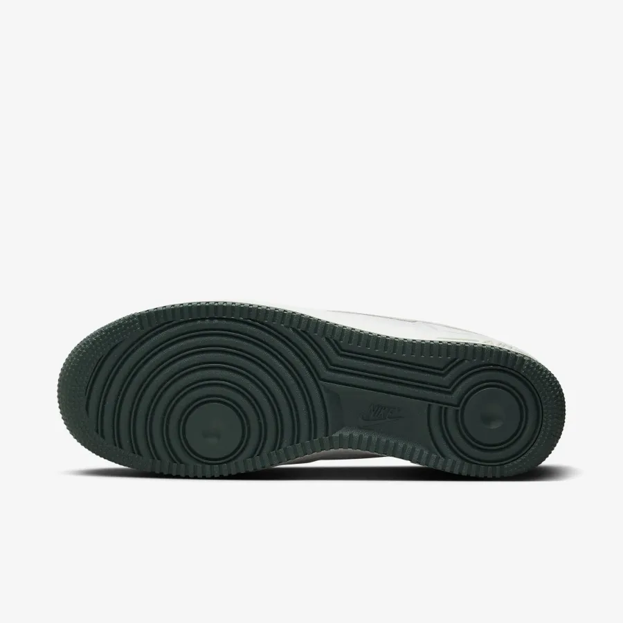Кросівки Nike Air Force 1 '07 LV8 Vintage HF1939-100