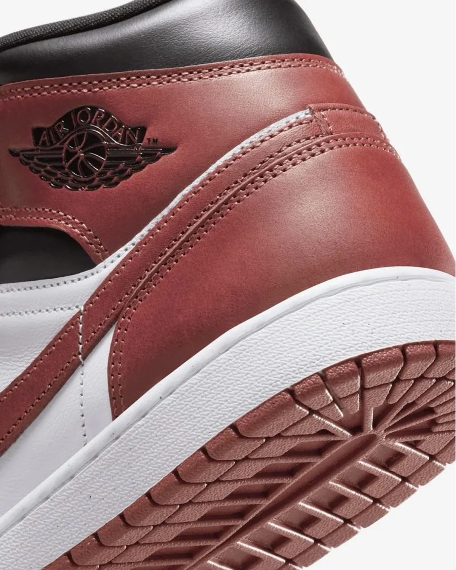 Кросівки Nike Air Jordan 1 Mid SE HF3216-102
