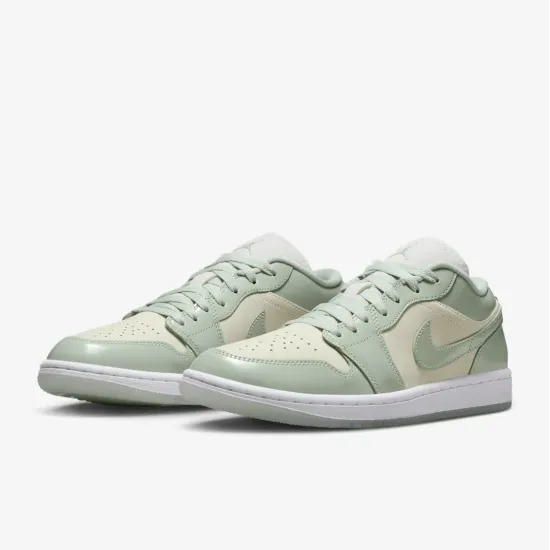 Кросівки Nike Air Jordan 1 Low SE HF4078-100