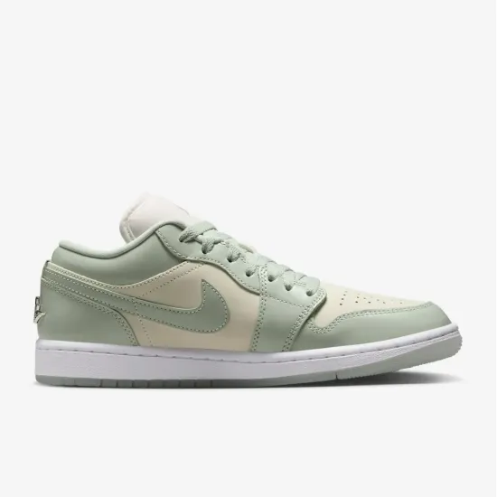 Кросівки Nike Air Jordan 1 Low SE HF4078-100