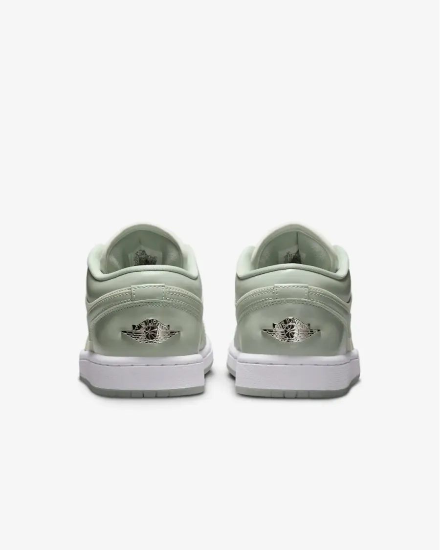 Кросівки Nike Air Jordan 1 Low SE HF4078-100