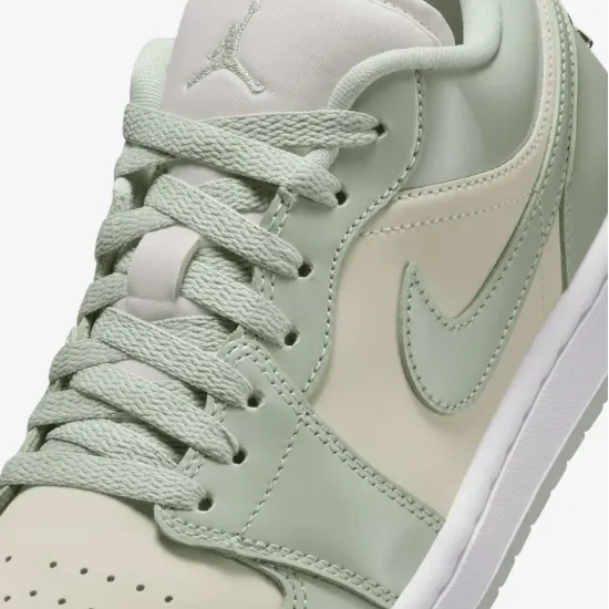 Кросівки Nike Air Jordan 1 Low SE HF4078-100