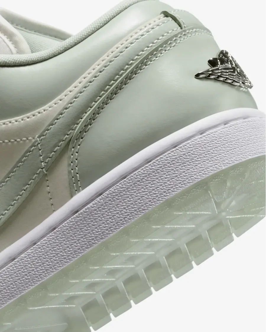 Кросівки Nike Air Jordan 1 Low SE HF4078-100