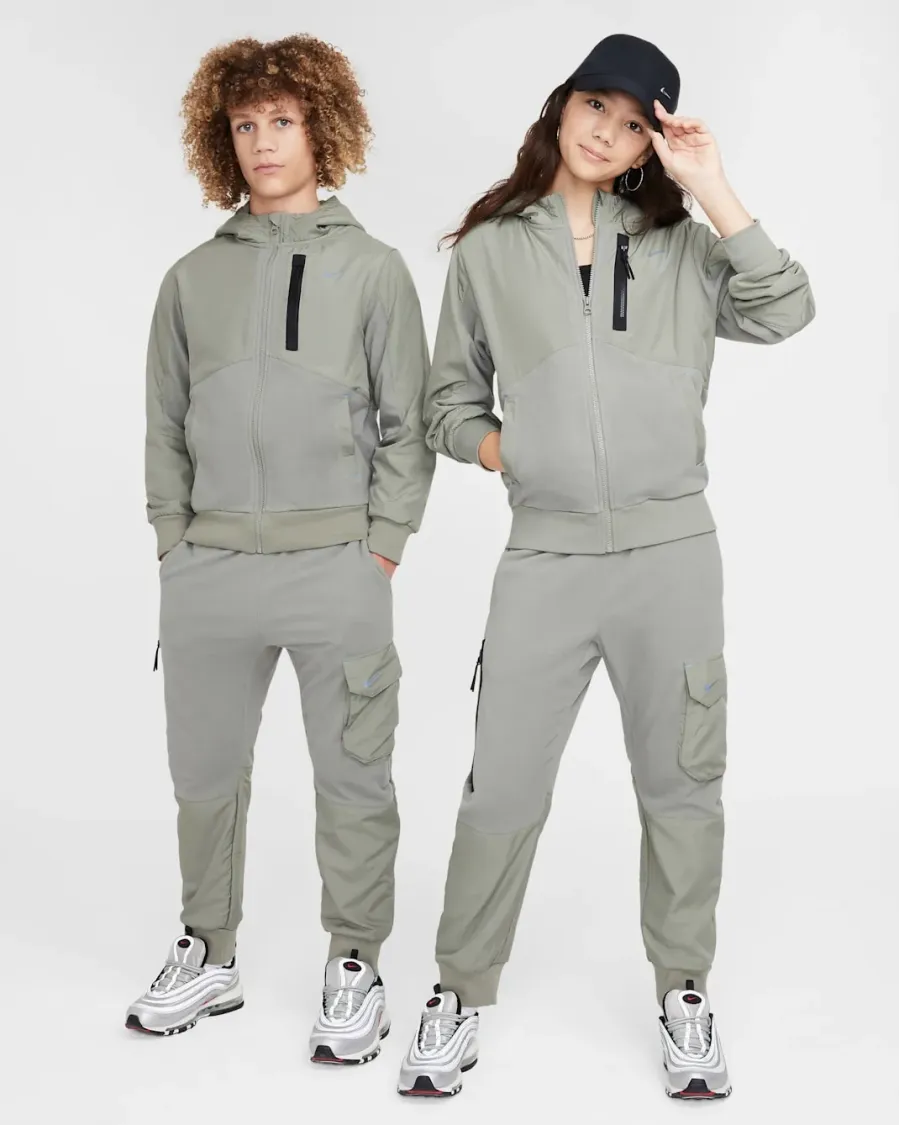 Толстовка Nike Sportswear City Utility HF4208-053