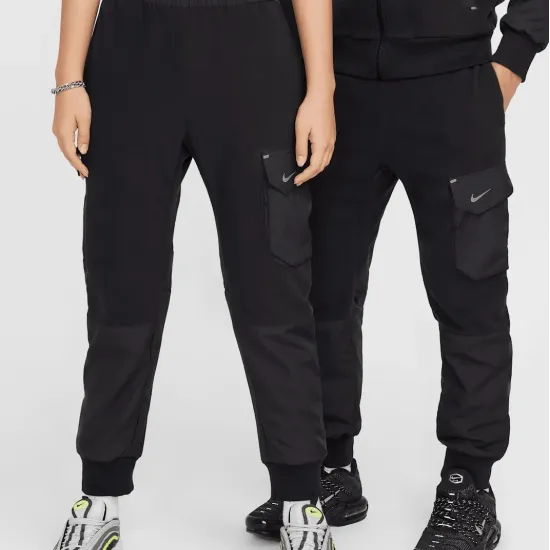Штани Nike Sportswear City Utility EasyOn Therma-FIT HF4211-010
