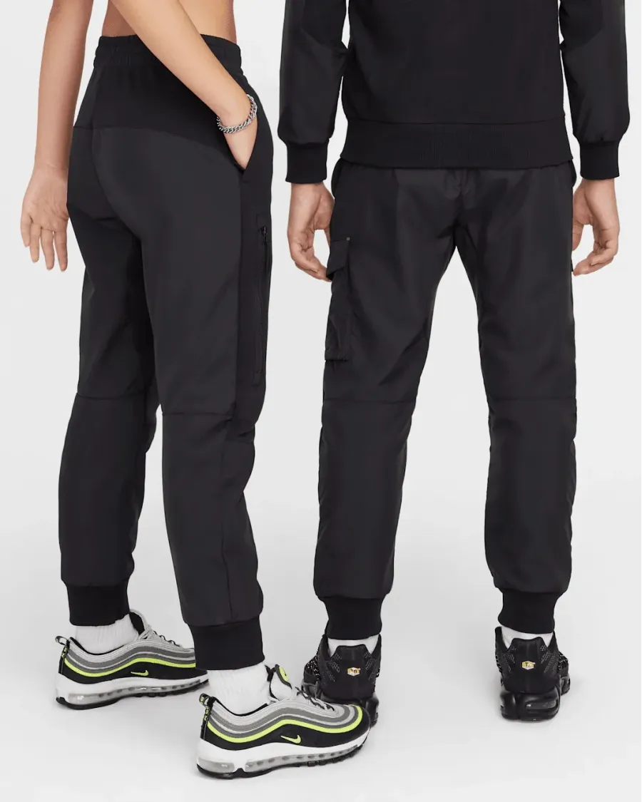 Штани Nike Sportswear City Utility EasyOn Therma-FIT HF4211-010