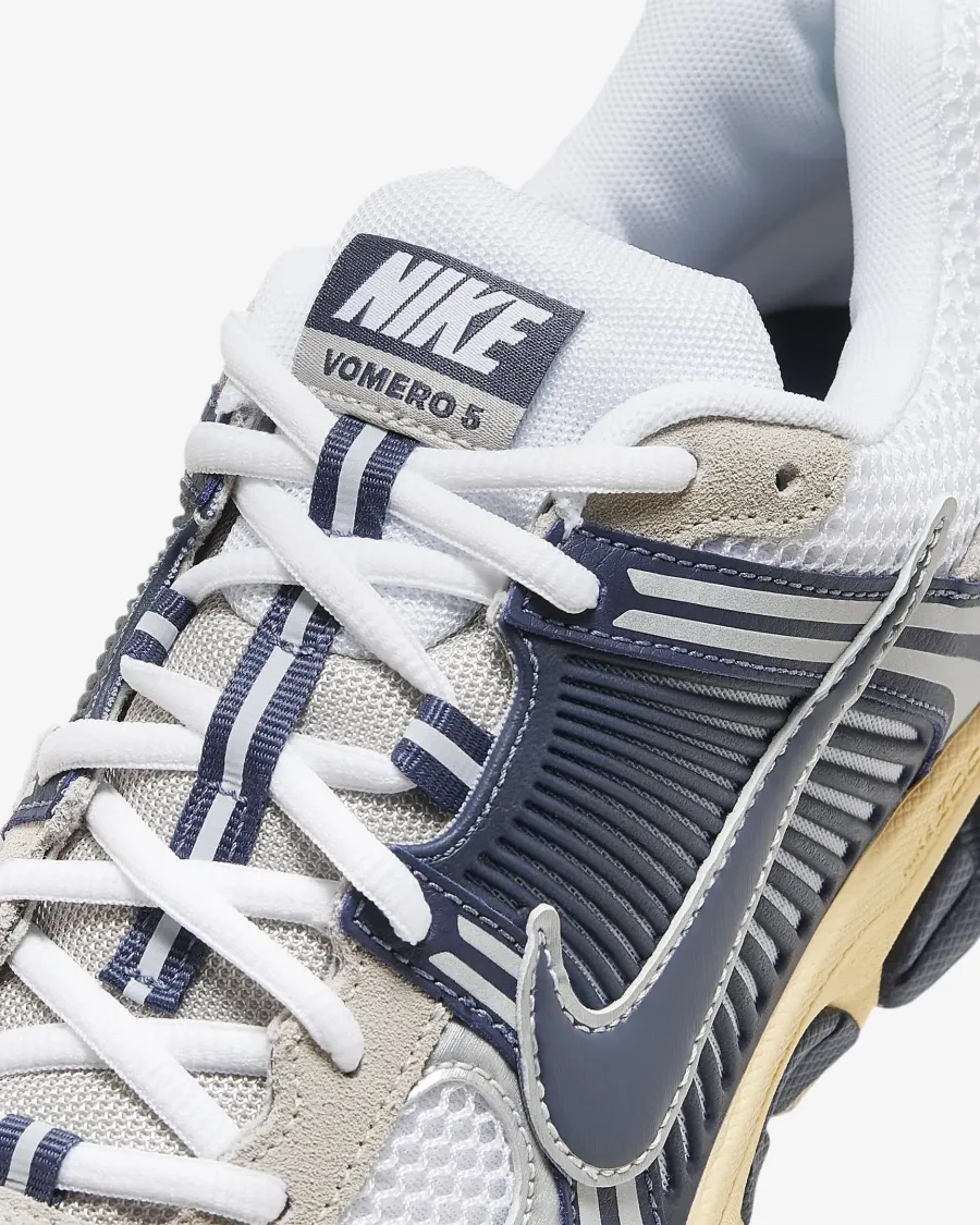 Кросівки Nike Air Zoom Vomero 5 HF4259-100
