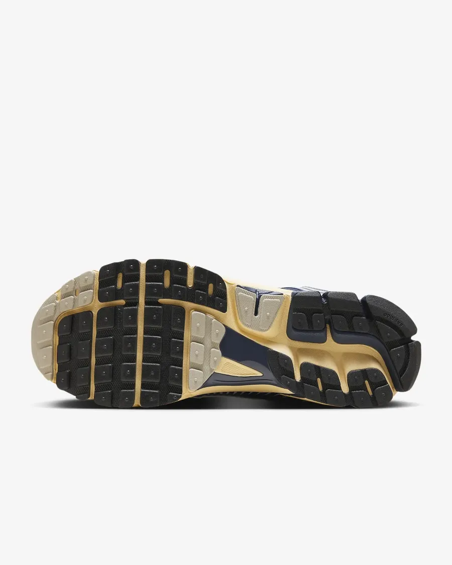 Кросівки Nike Air Zoom Vomero 5 HF4259-100