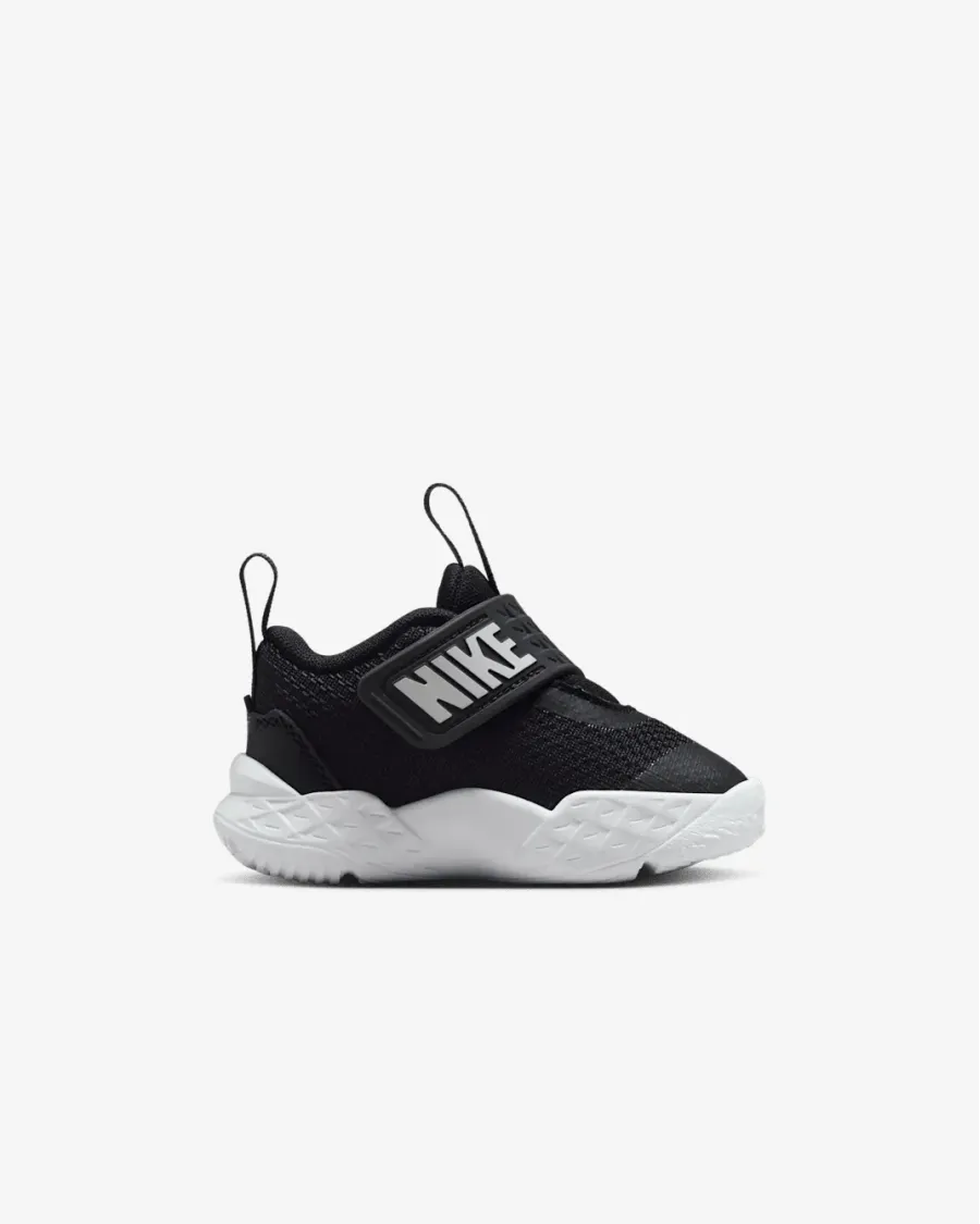 Кросівки Nike Team Hustle D 12 HF6281-002