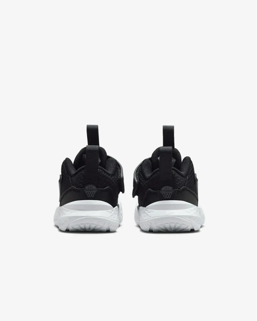Кросівки Nike Team Hustle D 12 HF6281-002
