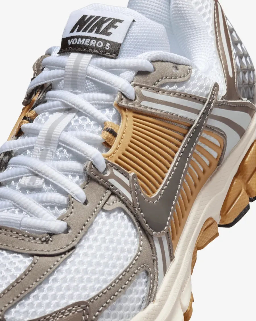 Кросівки Nike Zoom Vomero 5 HF6998-004