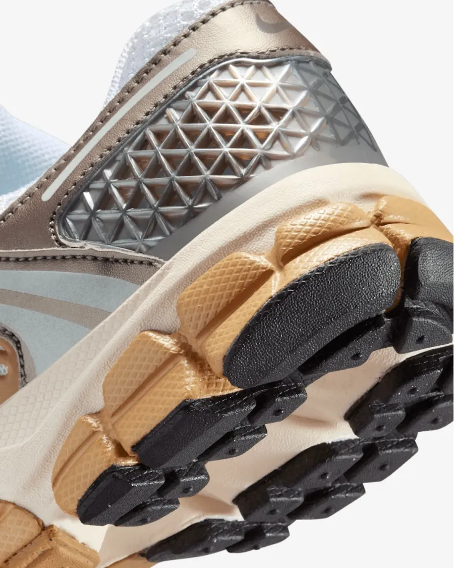 Кросівки Nike Zoom Vomero 5 HF6998-004