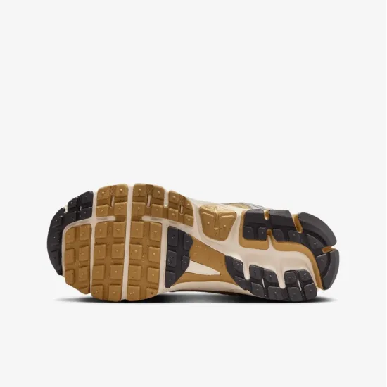 Кросівки Nike Zoom Vomero 5 HF6998-004