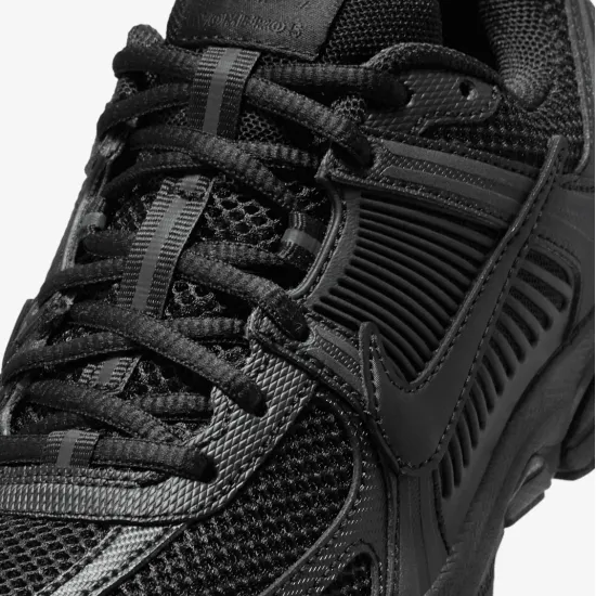 Кросівки Nike Zoom Vomero 5 HF6998-007