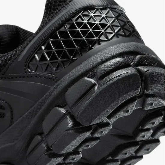 Кросівки Nike Zoom Vomero 5 HF6998-007