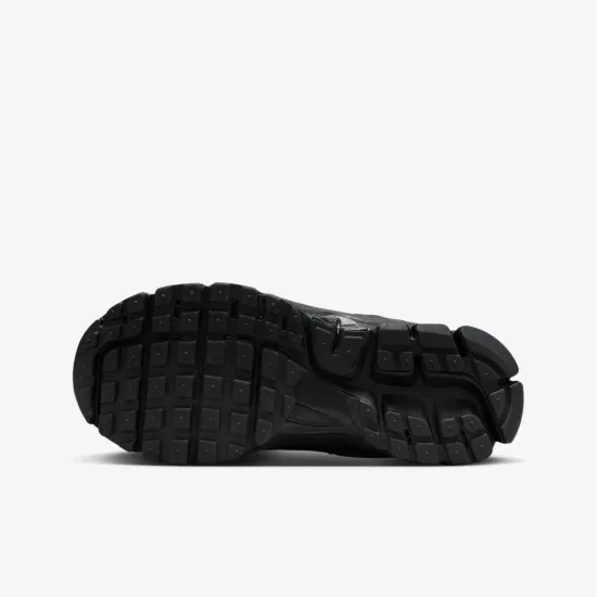 Кросівки Nike Zoom Vomero 5 HF6998-007