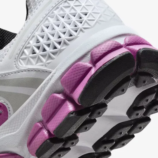 Кросівки Nike Zoom Vomero 5 HF6998-102