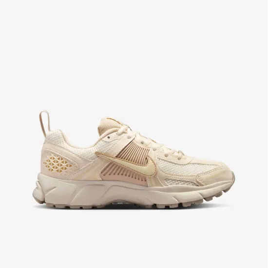 Кросівки Nike Zoom Vomero 5 HF6998-106