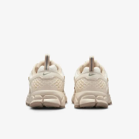 Кросівки Nike Zoom Vomero 5 HF6998-106
