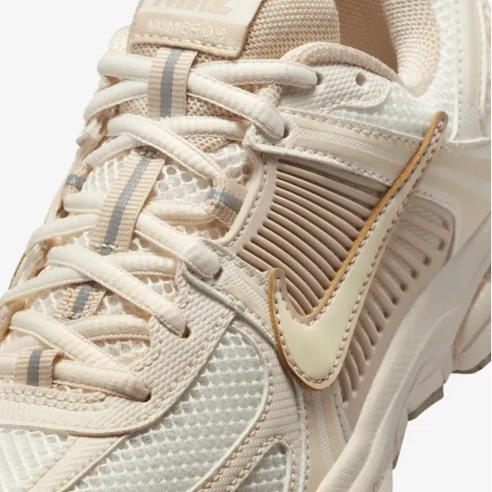 Кросівки Nike Zoom Vomero 5 HF6998-106