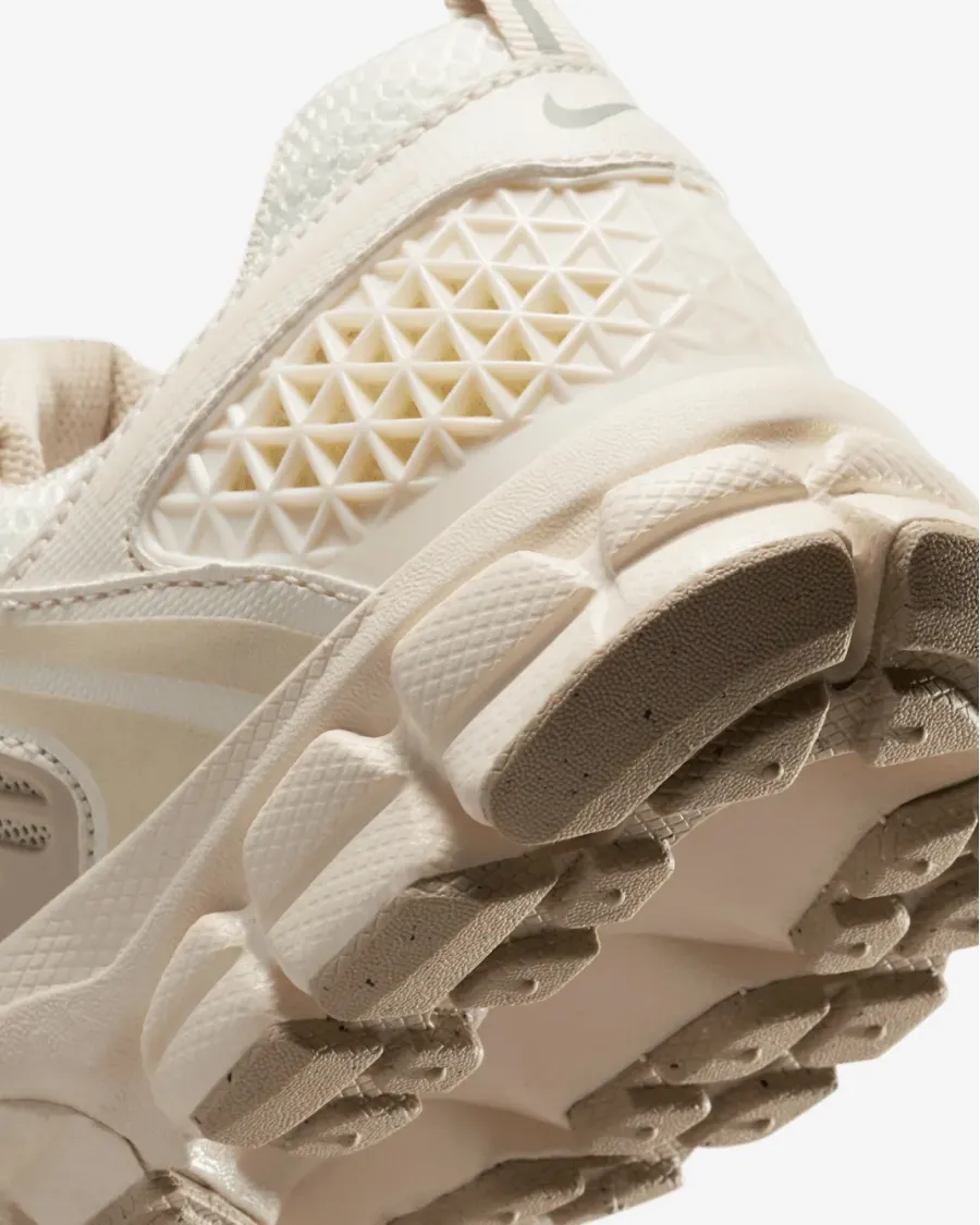 Кросівки Nike Zoom Vomero 5 HF6998-106
