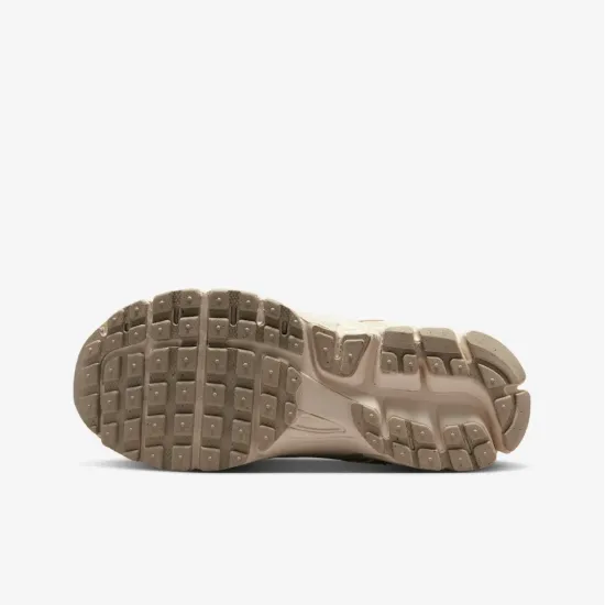 Кросівки Nike Zoom Vomero 5 HF6998-106
